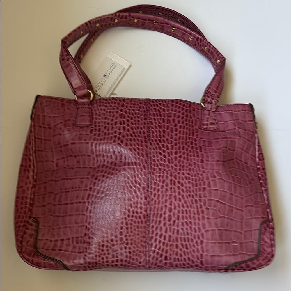 Elegant Pink Crocodile-Embossed Women's Bag